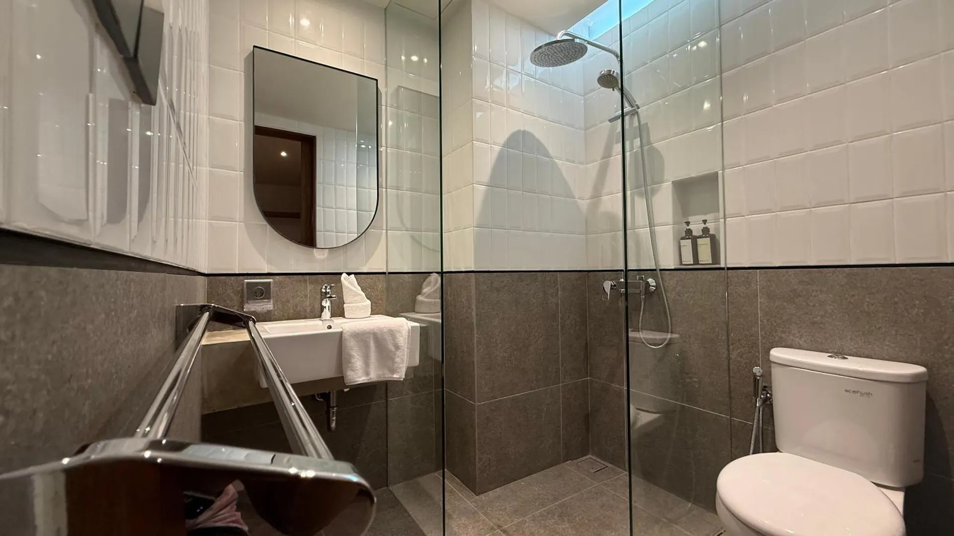The Fields Hotel And Apartment Семиньяк 0*,