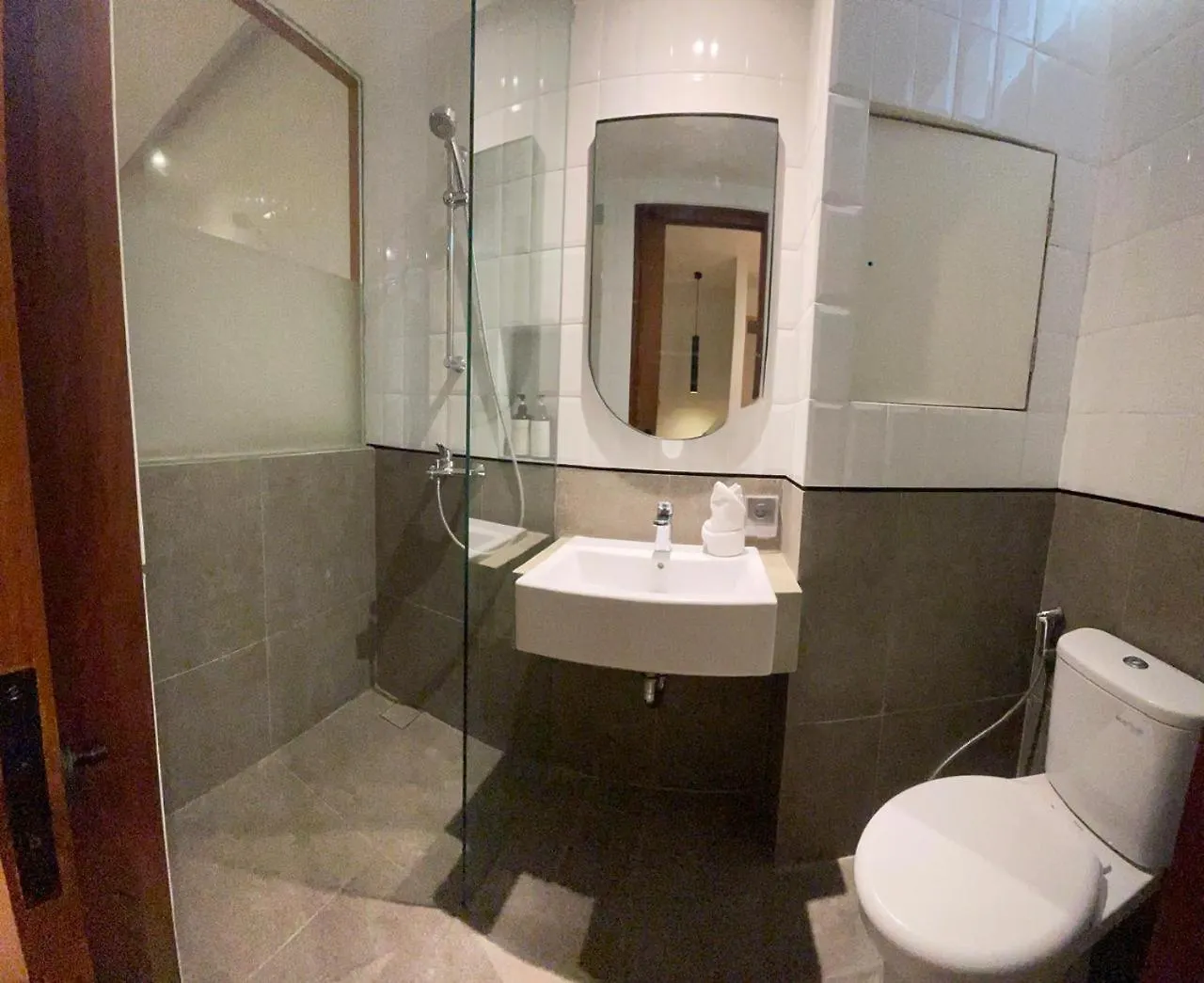 The Fields Hotel And Apartment Семиньяк