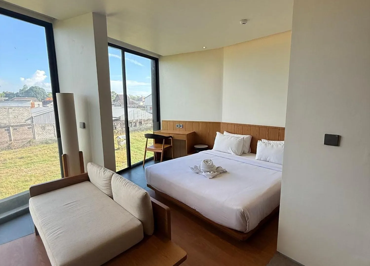 The Fields Hotel And Apartment Семиньяк 0*,  Индонезия