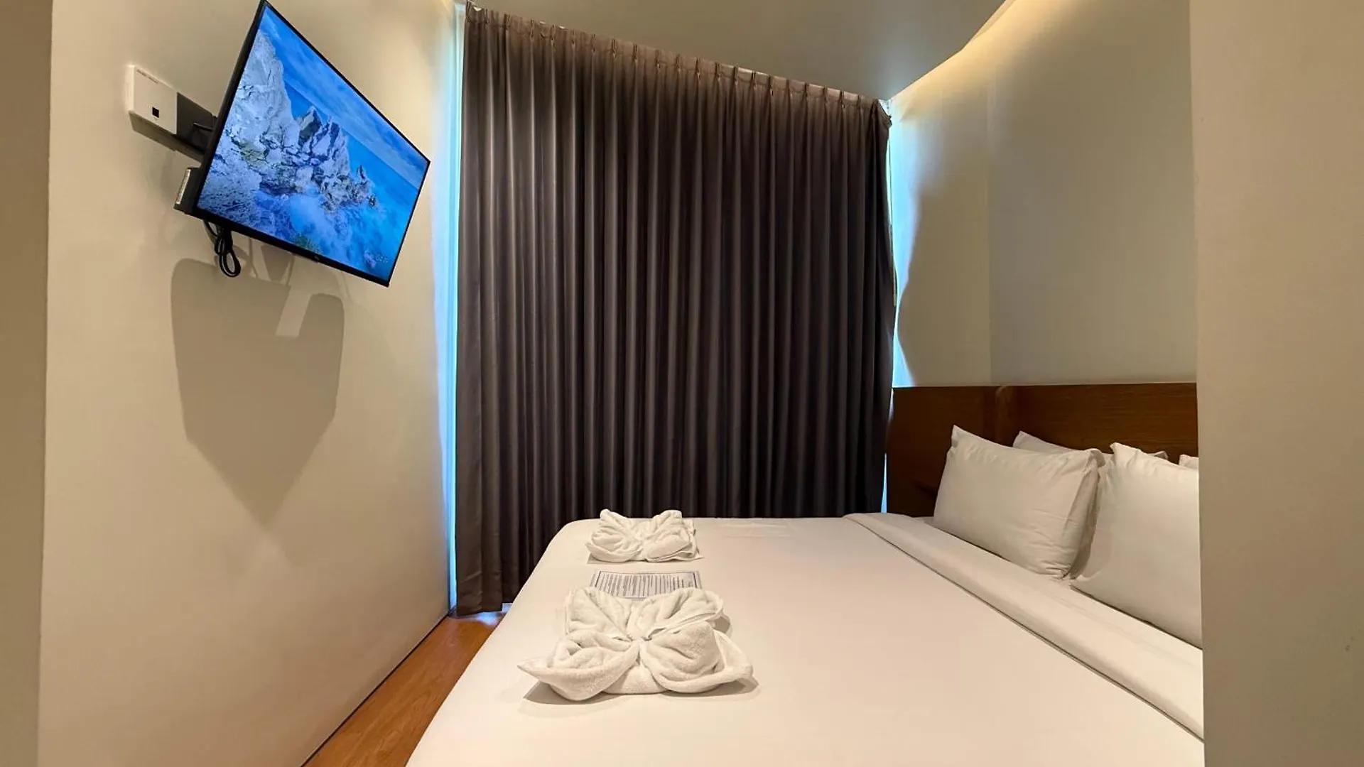 The Fields Hotel And Apartment Семиньяк 0*,  Индонезия
